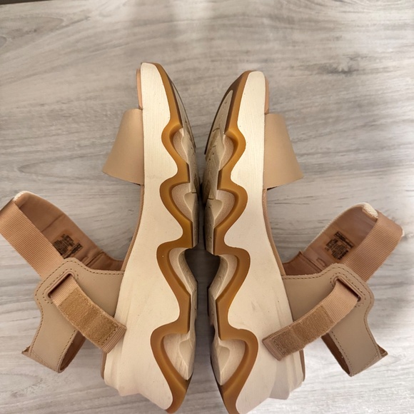 Kinetic Y-Strap High Sandals - Women's - Picture 3 of 6